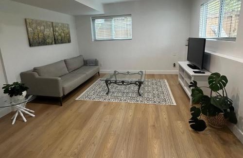 District of North Vancouver Apartment | Bright & Cozy Garden Level Suite