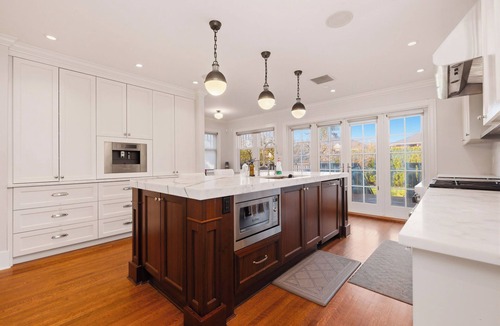 West Side House | Bright Westside 5br Home Near UBC & Kerrisdale