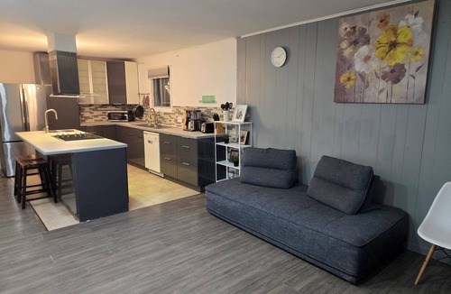 Brossard House | Brossard home inn2