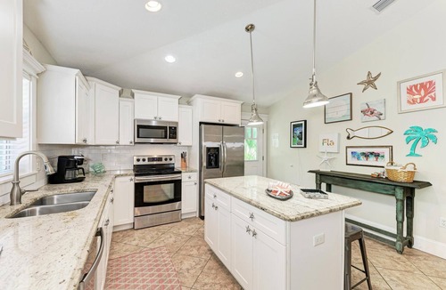 Holmes Beach House | Caribbean Surf managed by Beach Retreats FL Anna Maria Island