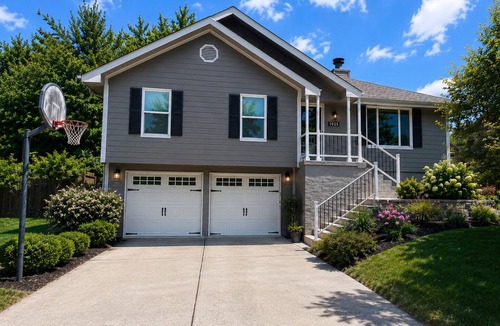 Lee's Summit House | Carousel Lees Summit