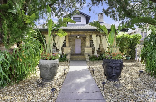 East Little Havana Villa | Casa Alaïa | West Brickell | Sleeps 20 | Pool&Spa