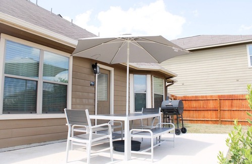 West San Antonio House | “Casa Linda” S.A -BMT Families-Seaworld-Six flags-family trip-River Walk.