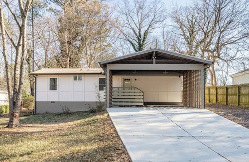 Smyrna House | Casa Noisette: cozy 3 bed, 2 bath home 2 mi from The Battery & Truist Park