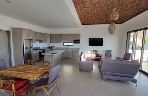 San Carlos House | Casa Sunset · Private Pool · Bay View · Sleeps 12 · 15% Off Weekly Stay