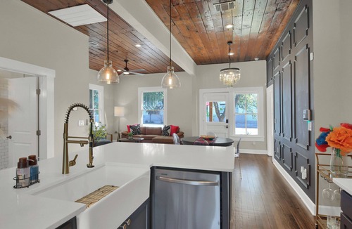 Southtown House | Casita Felipe - 3BD/3BA Charming Oasis In The Heart of King William