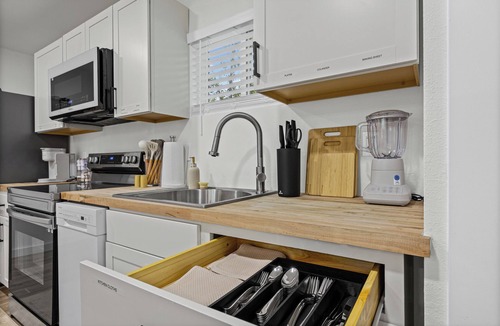 Highland Apartment | Central Austin Chic: Minutes to Downtown & Dining
