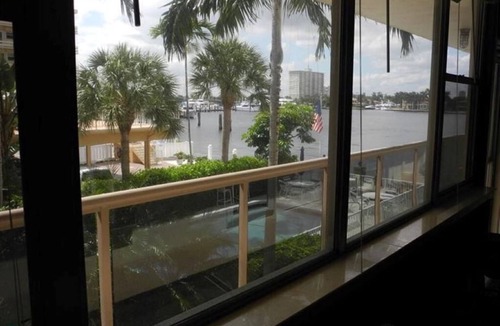 Central Beach Condo | Charming 1-bedroom condo with WiFi, AC in fantastic Fort Lauderdale