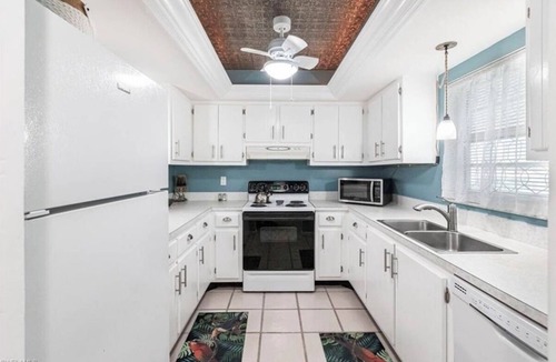 Lely Golf Estates Condo | Charming 2-bedroom, 2 bathroom condo with WiFi, AC in South Naples with lanai