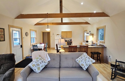 Georgetown Cottage | Charming 2-bedroom cottage with AC, WiFi in lovely Georgetown