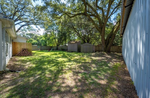 Florida Panhandle House | Charming 2bedroom house in amazing Pensacola w/Private Pool and 3/4 acre yard