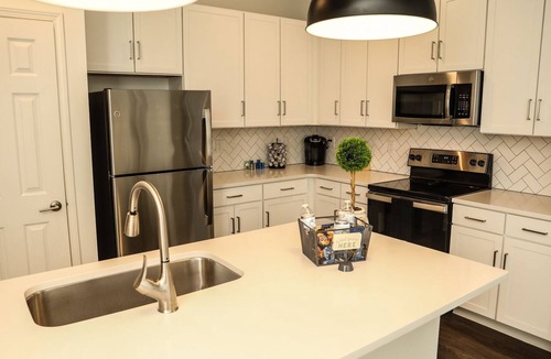 East Side Apartment | Charming 2BR/2BA Decatur Apt - Near Emory - Ask about our Special!!!