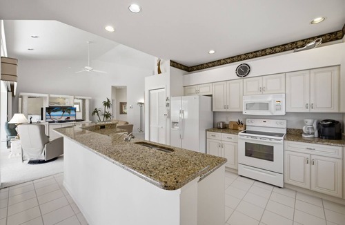 Falcons Glen House | Charming 3-BR Home in Lely Resort - With Golf Course Views and Player's Club!