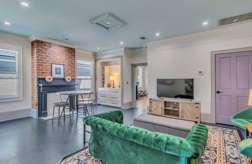 Savannah Victorian District House | Charming 4BR Townhouse w/Porches In Historic District Walk to Forsyth Park