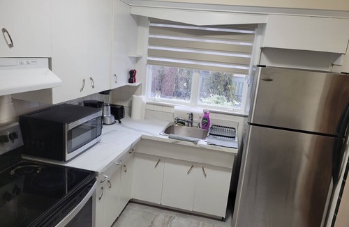 Richmond Hill House | Charming bungalow in lovely Richmond Hill with AC, WiFi