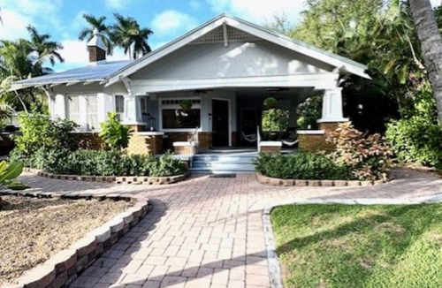Woodford Park House | Charming & Comfortable, Historic, only 1/2 mile to vibrant downtown Ft. Myers