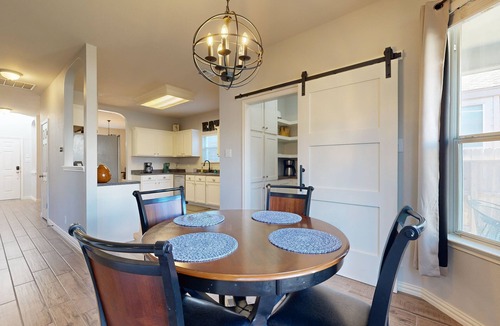 Helotes House | Charming family friendly home with Gameroom, enclosed backyard & 20 miles from San Antonio
