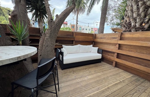 Venice Apartment | Charming Pied-e-terre near the beach for a relaxing getaway