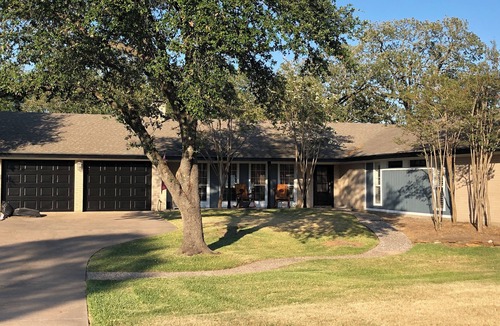 College Station House | Charming Spacious 4-bedroom house with AC and WiFi in Bryan near Kyle Field
