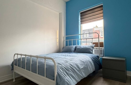 Parkdale Hostel | Check Inn CA