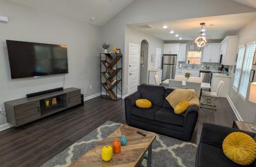 Canyon Lake House | Cheerful 3BR 2BA House Minutes from Canyon Lake