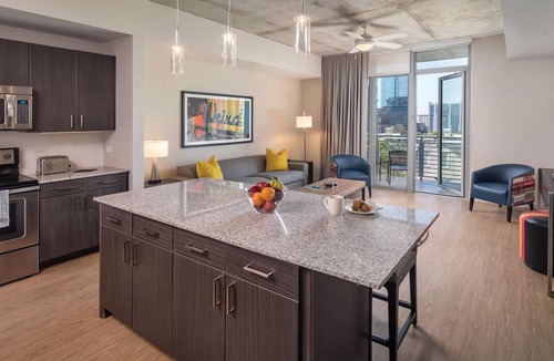 West End Hotel | Chic Austin Resort Conveniently Located Downtown!
