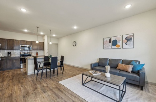 Cleburne Apartment | Chisholm Trace 1022 I Spacious 2 Bed 2 Bath