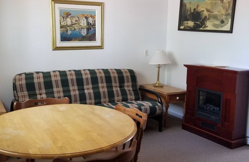 Edgetts Landing Cottage | Chocolate River Cottages - Chocolate River 1 Bedroom Cottage No.1