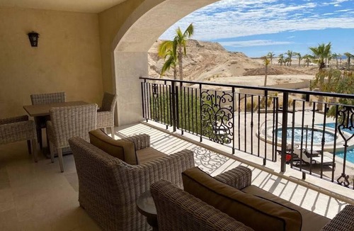 Los Cangrejos II y III Resort | Christmas in Cabo Deal! Luxurious 1-BR 2-BATH, sleeps 4, golf course