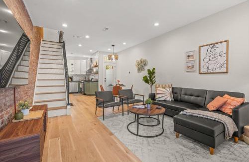 Fishtown House | Clean and Comfy King Bed Steps to Fishtown Fun