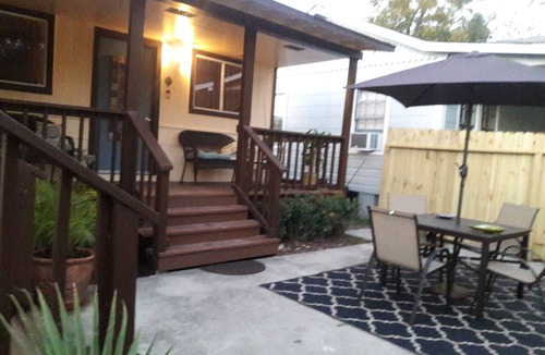Bacliff House | Clifton By The Sea Bungalow-2 Miles from Kemah Boardwalk