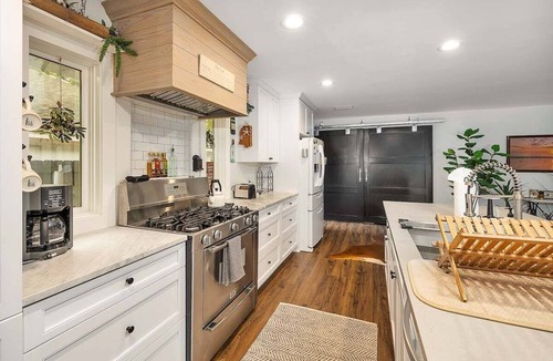 Saint Simons Heights House | Coastal Cowbell | Luxury 3BR Saltwater Pool Home St. Simons Island Near Beach