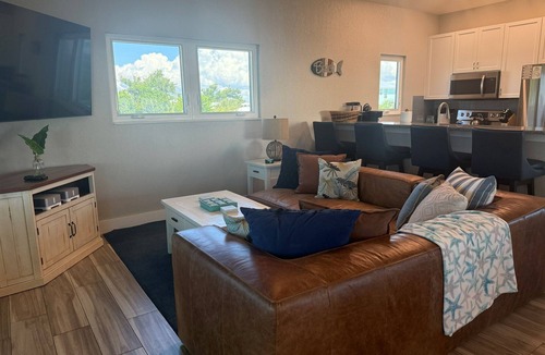 Jose's Hideaway House | Coconut Castaway | Ocean Views, Golf Cart & Club Pool