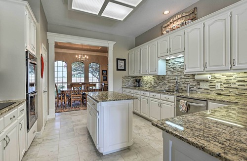 Granbury House | Come see why Granbury is Texas' best kept secret! Unwind at La Paloma - Enjoy!