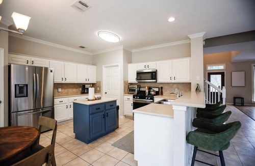 Springbrook House | Comfortable, Convenient and Near the Action!