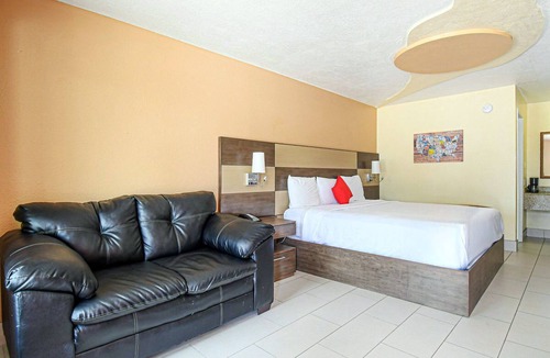 Shenandoah Hotel | Comfortable Room with All Essentials - Your Relaxing Haven, Free Parking