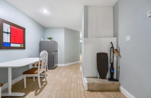 West Side House | Comfortable Westside Vancouver Stay