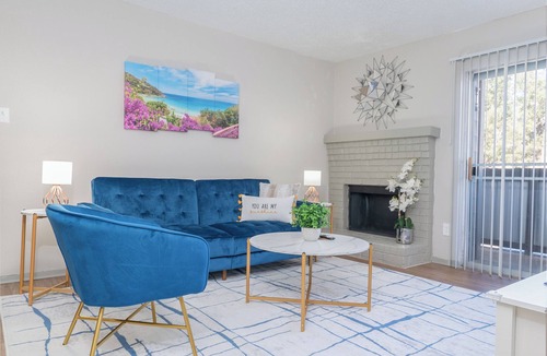 South Lamar Apartment | Comfy 1BR in SoLa 5 Minutes to Downtown with Free Parking
