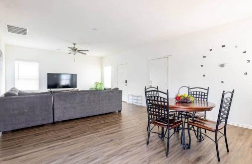 Austin House | Contemporary Austin Home Near Downtown & Airport