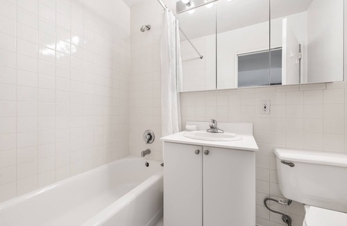 Central Park South Apartment | Contemporary One Bedroomon Upper East Side
