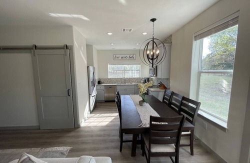 Hockley House | Country Oasis -B