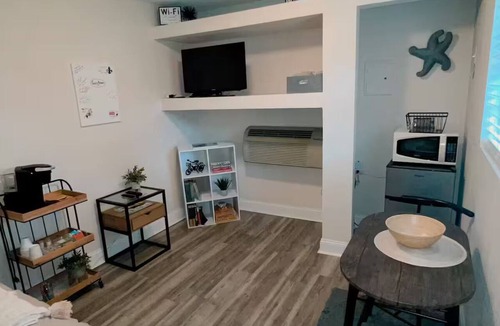 Ocean City House | Cozy 1-bedroom Guest House