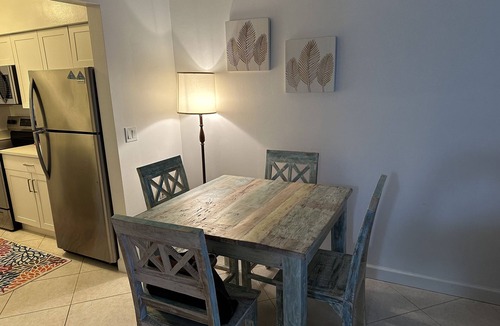 Marathon Condo | Cozy 1 bedroom 1 bath condo minutes from Sombrero beach.