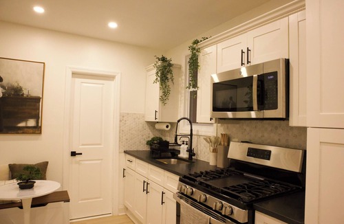 West Side Apartment | Cozy 1-Bedroom Apartment Near NYC & MetLife + WiFi + Laundry