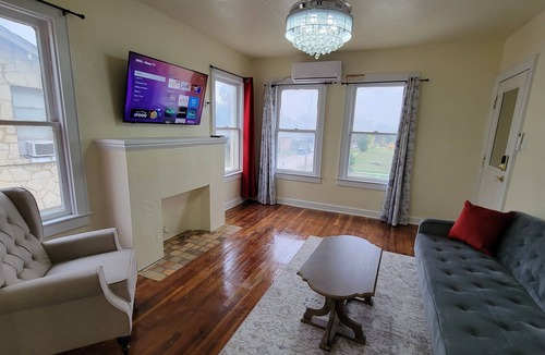 Jefferson Apartment | Cozy 1-bedroom apartment 5 minutes to Downtown San Antonio, Riverwalk, Pearl