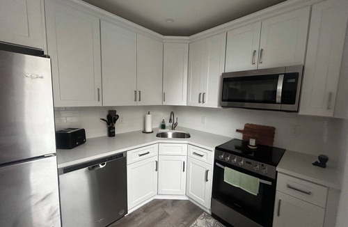 Hoboken Condo | Cozy 1-bedroom condo in charming Hoboken minutes from EWR
