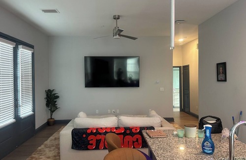 Kingwood Apartment | Cozy 2-bedroom apartment in adorable Porter with AC and gym