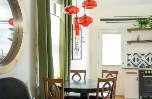 East Side House | Cozy 2-bedroom in Quaint Cabbagetown - close to beltline and stadium