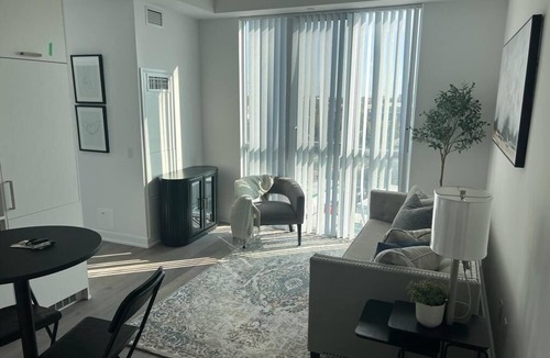 Vaughan Condo | COZY 2 BEDROOMS FULL BATH IN THE NEW DOWNTOWN VAUGHAN FROM SUBWAY. ONE PARKING