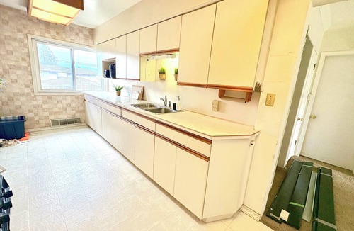 Burnaby House | Cozy and spacious house for the family!
